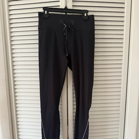 Fabletics Black Athletic Leggings - Picture 1 of 4